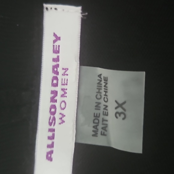 ALLISON DALEY Black vest faux leather in front 3x - Picture 3 of 6